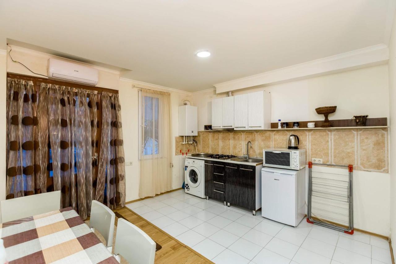 Hirmas Apartment Tbilisi Bagian luar foto